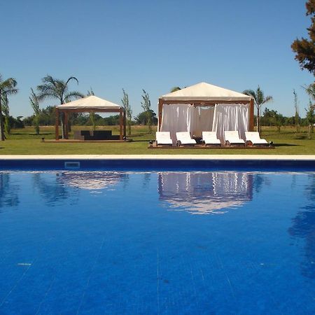 Howard Johnson Plaza Resort Lujan  Bagian luar foto