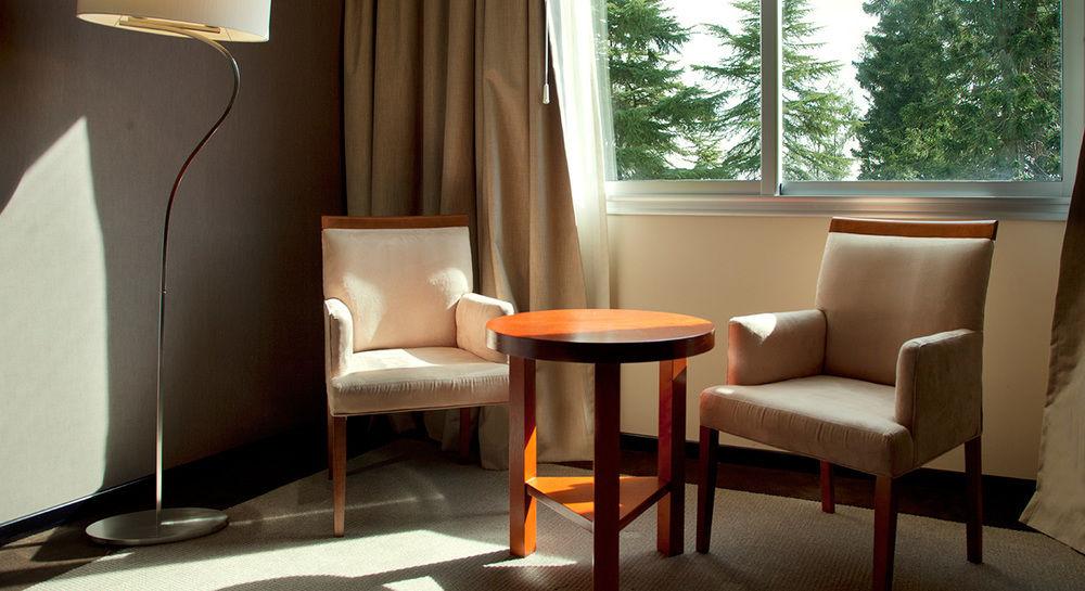 Howard Johnson Plaza Resort Lujan  Bagian luar foto