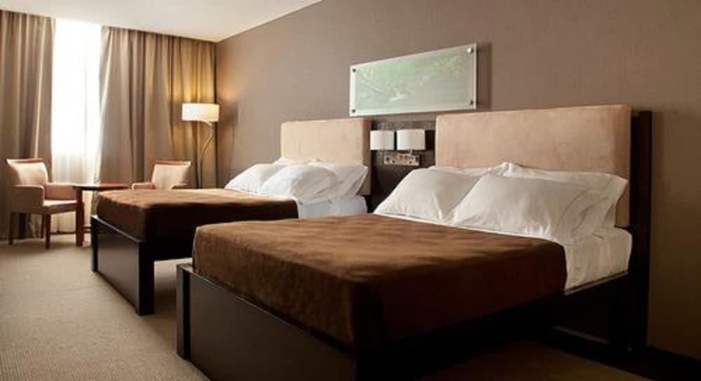 Howard Johnson Plaza Resort Lujan  Bagian luar foto