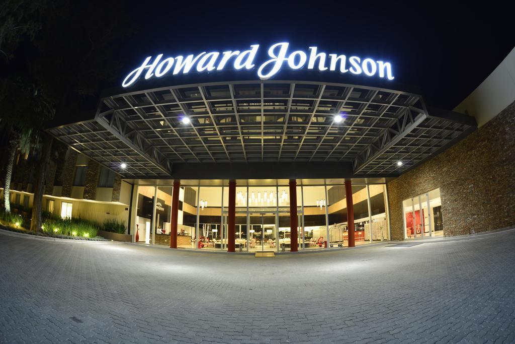 Howard Johnson Plaza Resort Lujan  Bagian luar foto