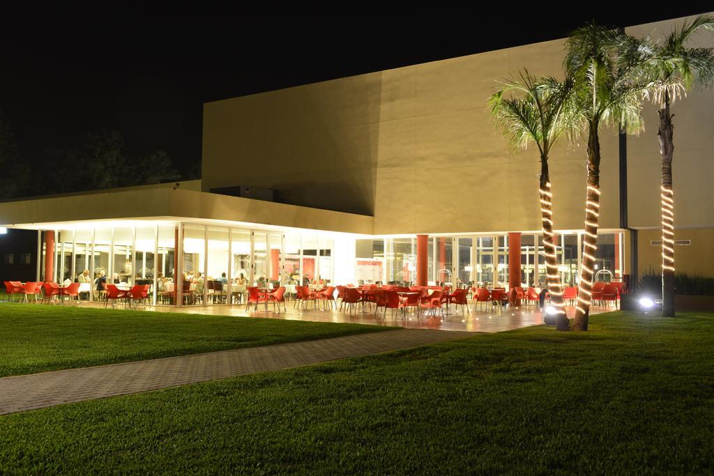 Howard Johnson Plaza Resort Lujan  Bagian luar foto