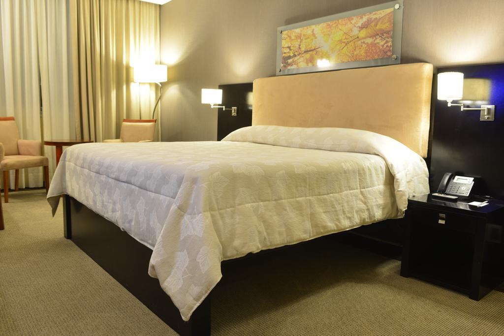 Howard Johnson Plaza Resort Lujan  Ruang foto