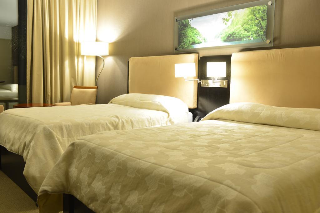 Howard Johnson Plaza Resort Lujan  Ruang foto