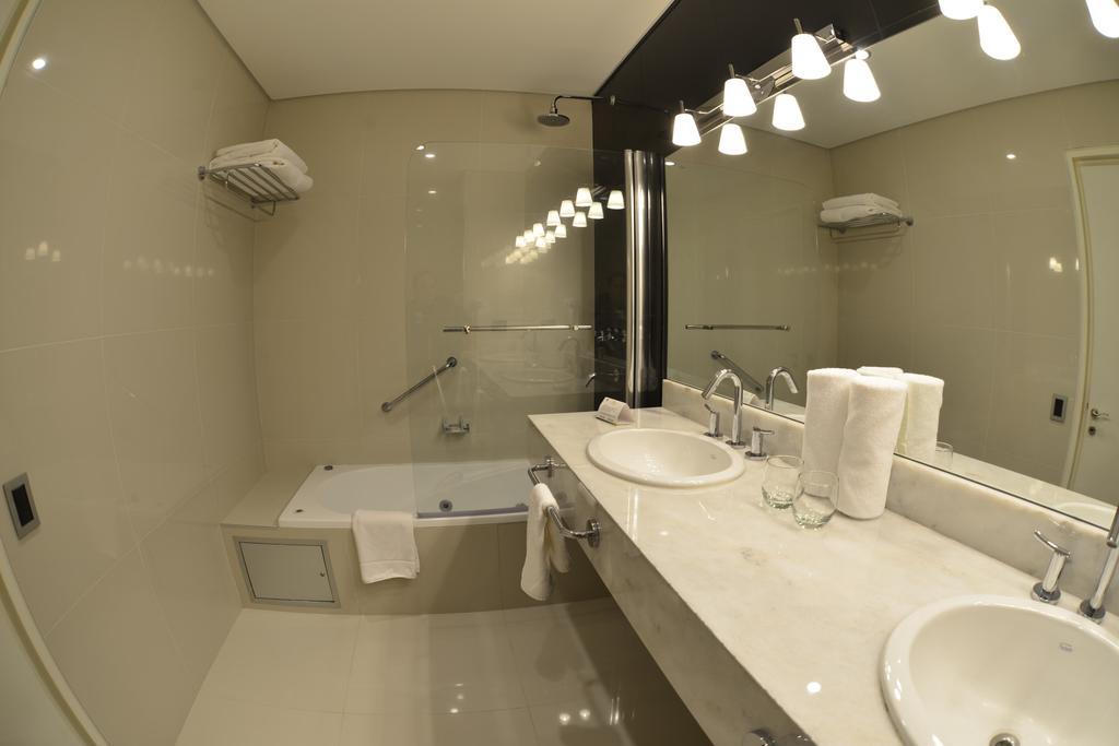 Howard Johnson Plaza Resort Lujan  Ruang foto