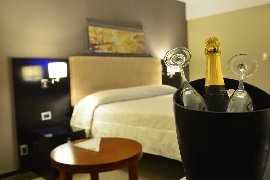 Howard Johnson Plaza Resort Lujan  Ruang foto