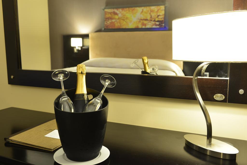 Howard Johnson Plaza Resort Lujan  Bagian luar foto