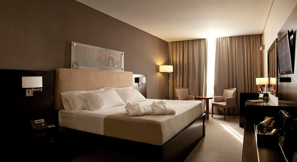 Howard Johnson Plaza Resort Lujan  Bagian luar foto