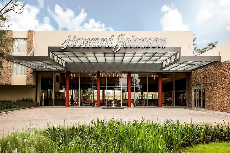 Howard Johnson Plaza Resort Lujan  Bagian luar foto